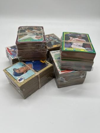 Assorted Baseball Cards (100 card block)
