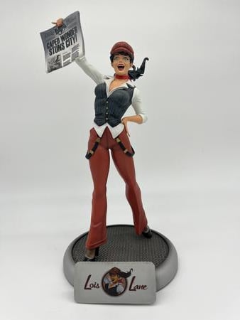 DC Bombshells Lois Lane Statue