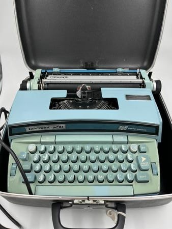 Vintage Coronet Super 10 - Coronamatic Electric Typewriter (Smith-Corona) Blue