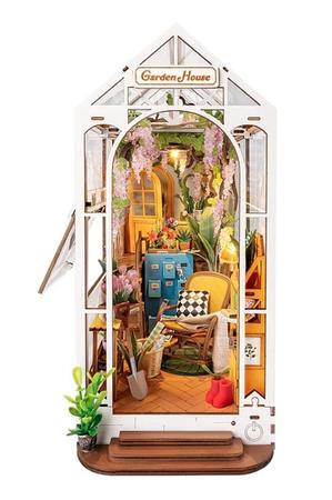 Book Nook Garden House