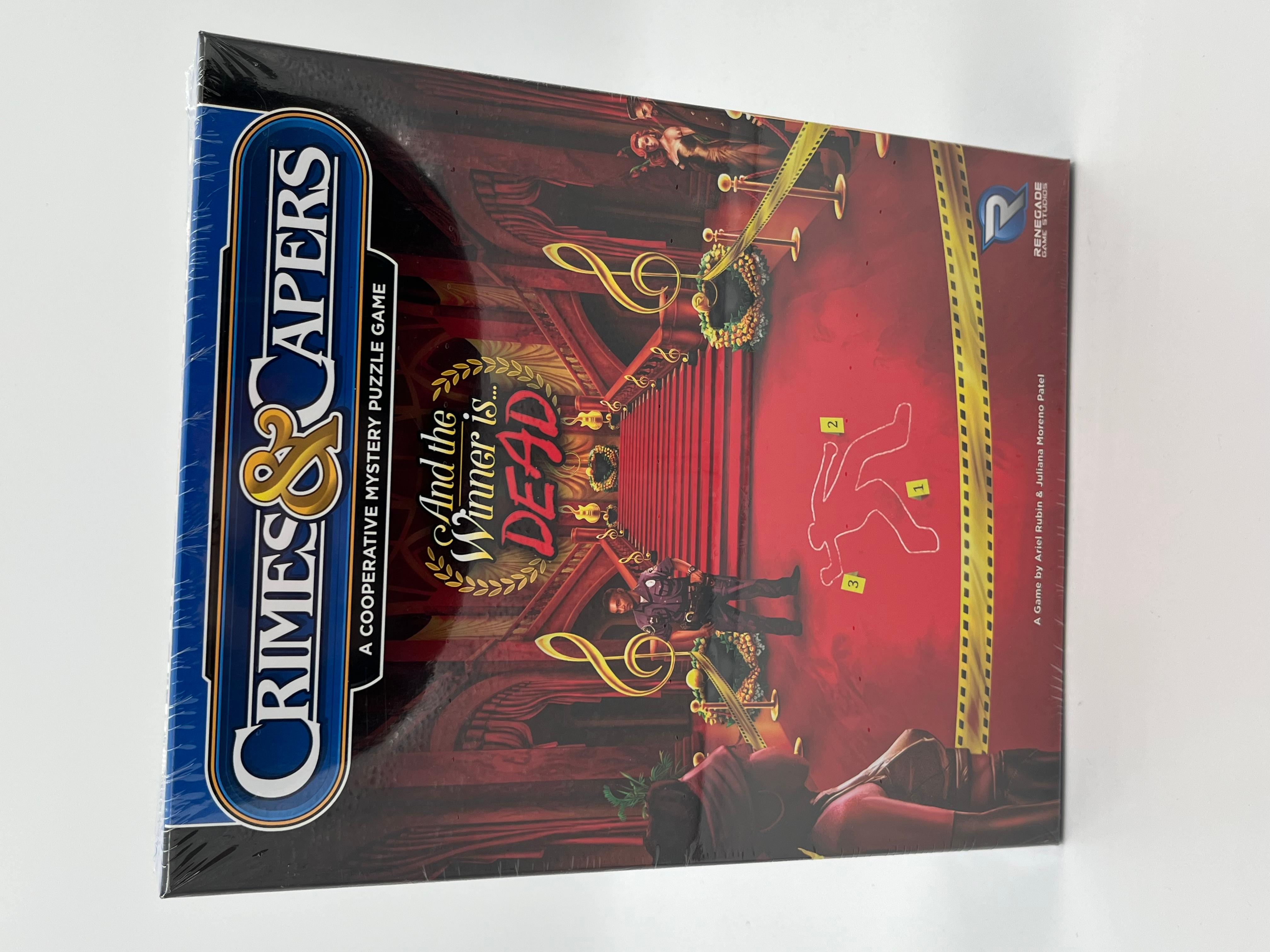 2Tomatoes Games Suspects – Gioco Di Carte Cooperativo – Mistero E Investigazione Anni '30 – 1-6 Giocatori – Edizione Italiana